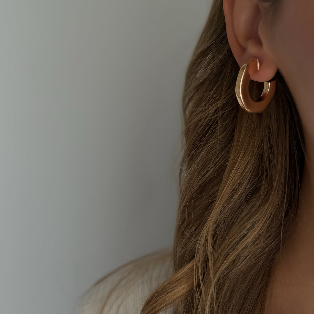 Flat Geometric Hoops