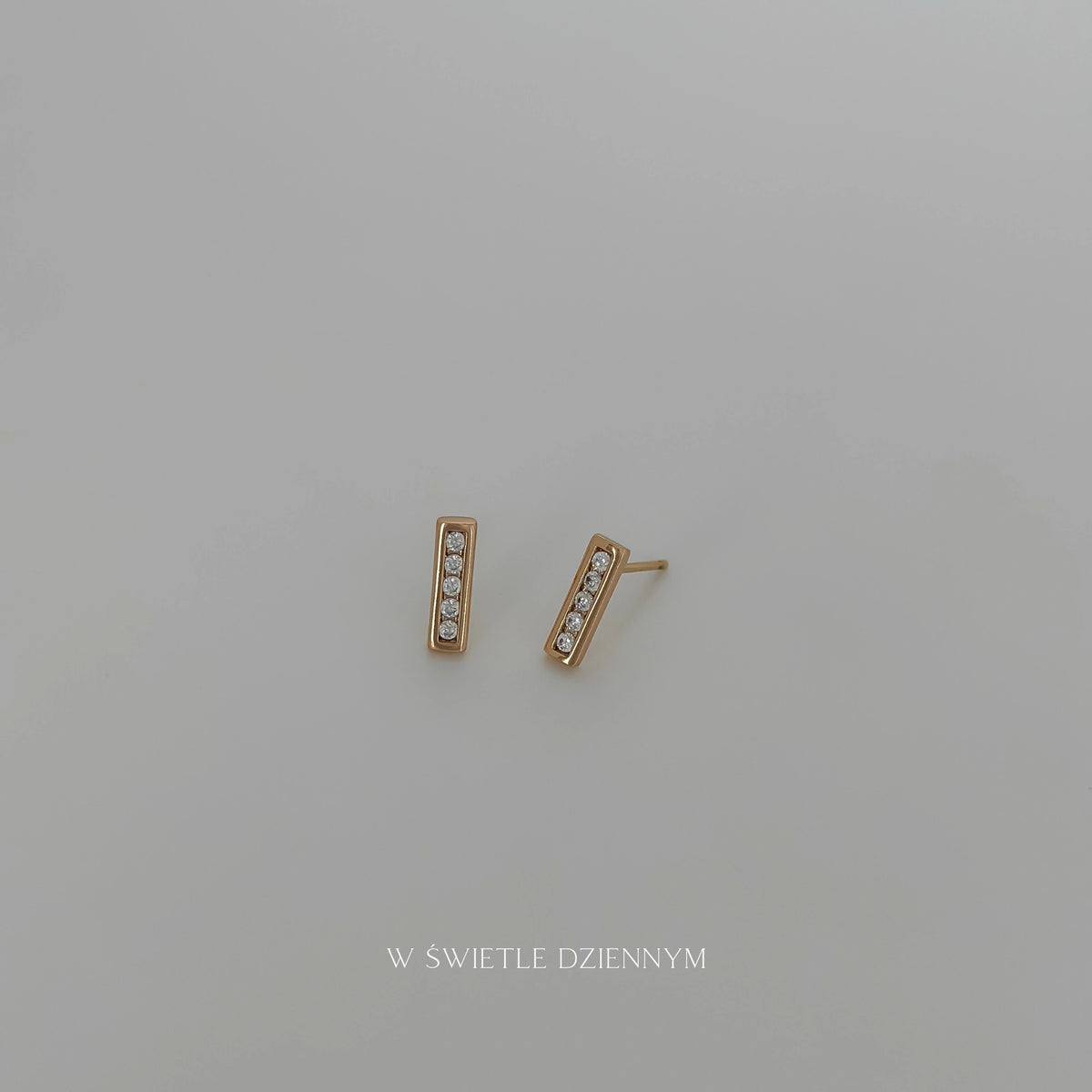 Sparkle Bar Studs