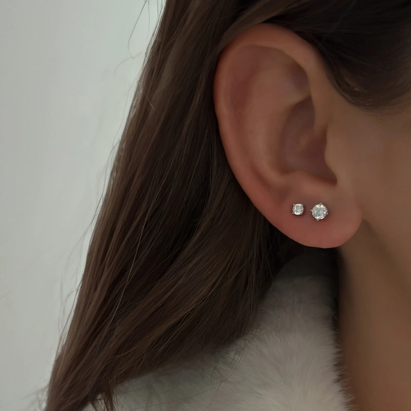 Tiny Crystal Studs [Silver]