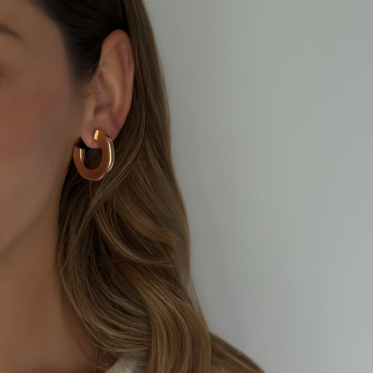 Flat Geometric Hoops