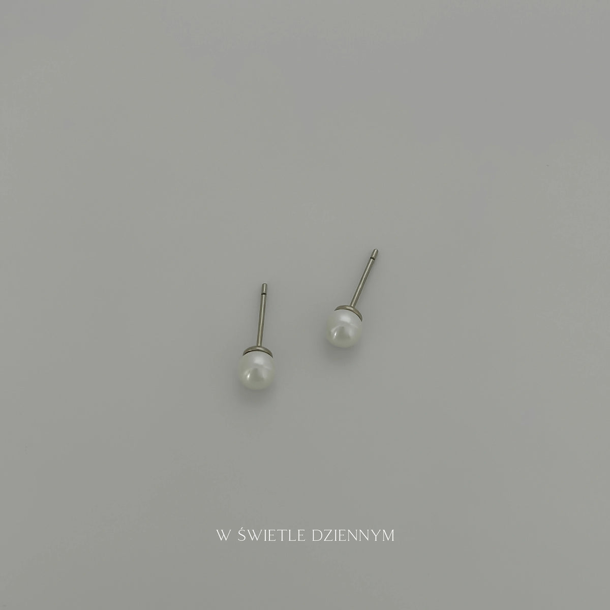 Mini Pearl Studs [Silver]